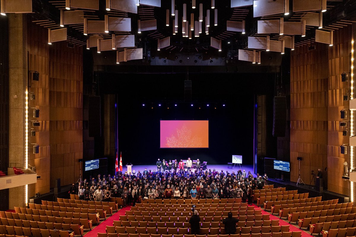 Patrimoinecdn's tweet photo. La semaine dernière, les participants du #SommetNationalCulture ont contribué à dessiner l’avenir des arts, de la culture &amp; du patrimoine canadien. #JeudiRetro https://t.co/Q31YbkUg2o