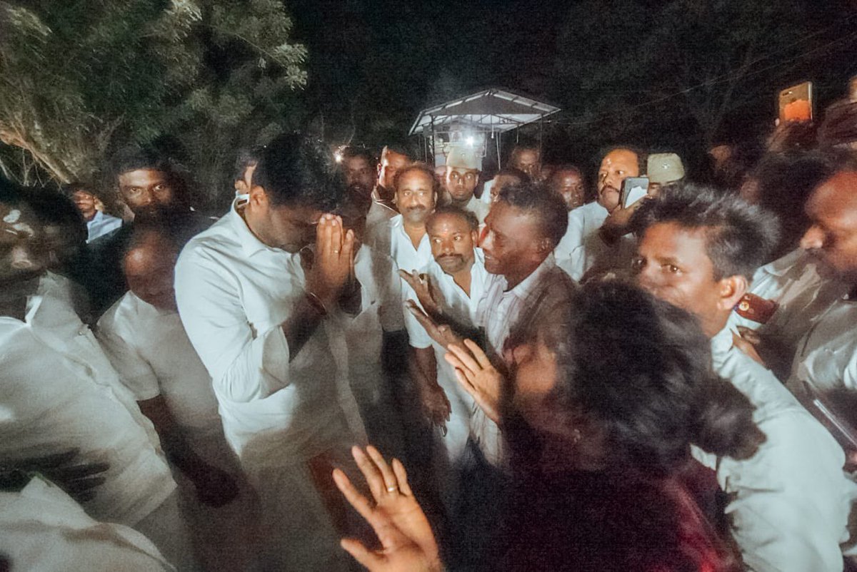 annamalai_k's tweet photo. Visited the family of Manikandan to pay our condolences. Heart broken to see his family shattered.
This is exactly the kind of family that our Hon PM Shri @narendramodi avl wants to help & make them prosper
@BJP4TamilNadu will stand by the family in their hour of sorrow! https://t.co/QxWqq0APxR