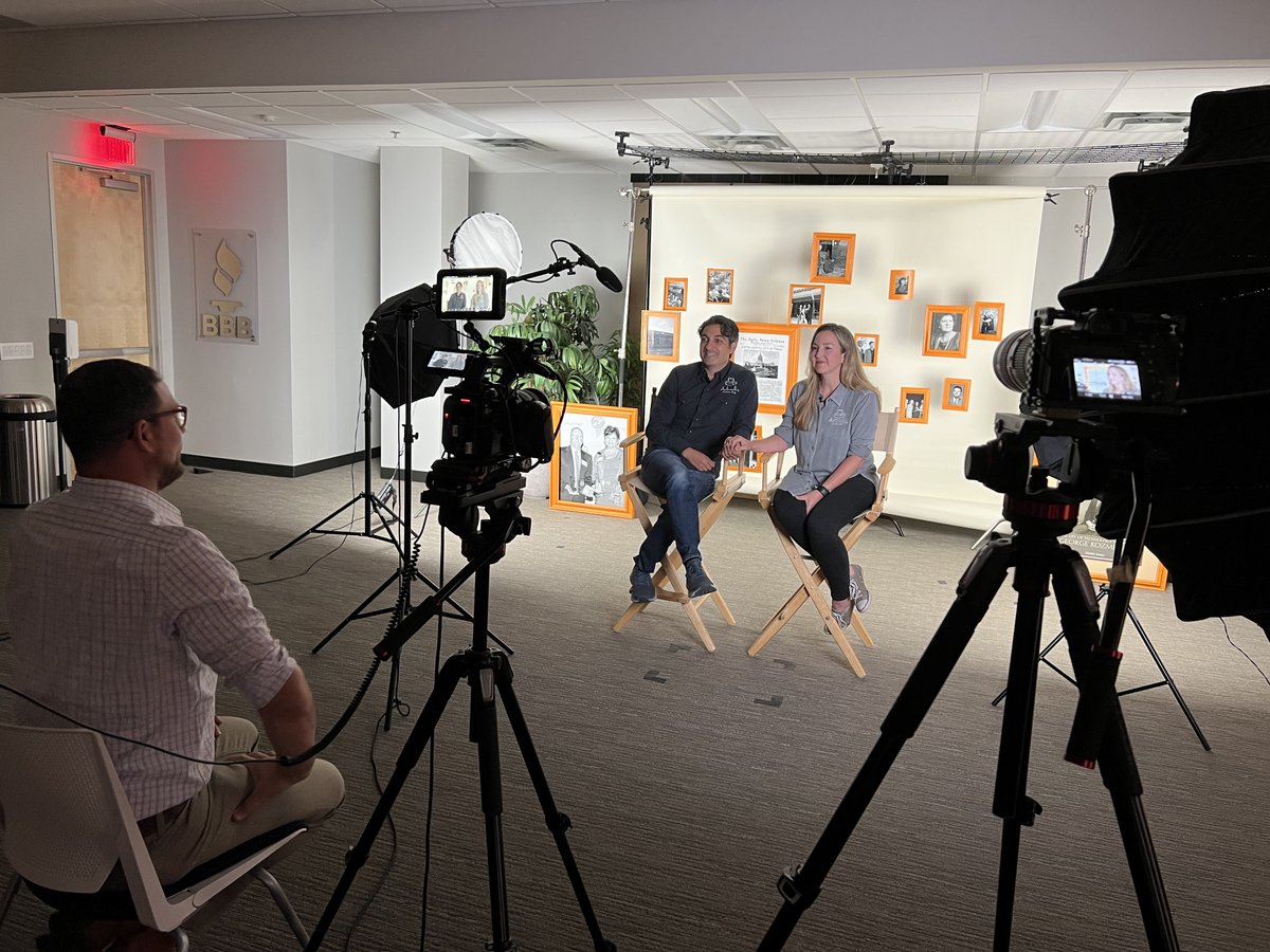 RecognizeGood's tweet photo. Thank you, to our Small Business finalist for sitting down with the #recognizegood team for our 2022 Ethics in Business interviews! Check out these great behind the scene photos of @cleancause, @ProxLearning, @AntonelliShop, and @vcfo  

#ethics #smallbusiness #recognizegood https://t.co/E155qZsEv3