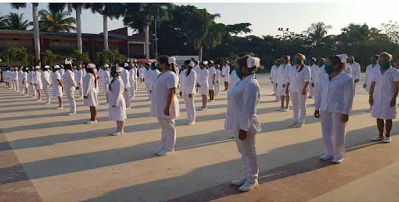 PardoRegla's tweet photo. En el #DíaDeLaEnfermería felicitamos a quienes con su humanismo, consagración, disciplina, solidaridad y amor no descansan en su quehacer por la #Salud del pueblo cubano y de otros pueblos del mundo. A ustedes que dignifican la medicina cubana: ¡Felicidades!

#CubaPorLaVida🇨🇺 https://t.co/DJfYyT0Y9B