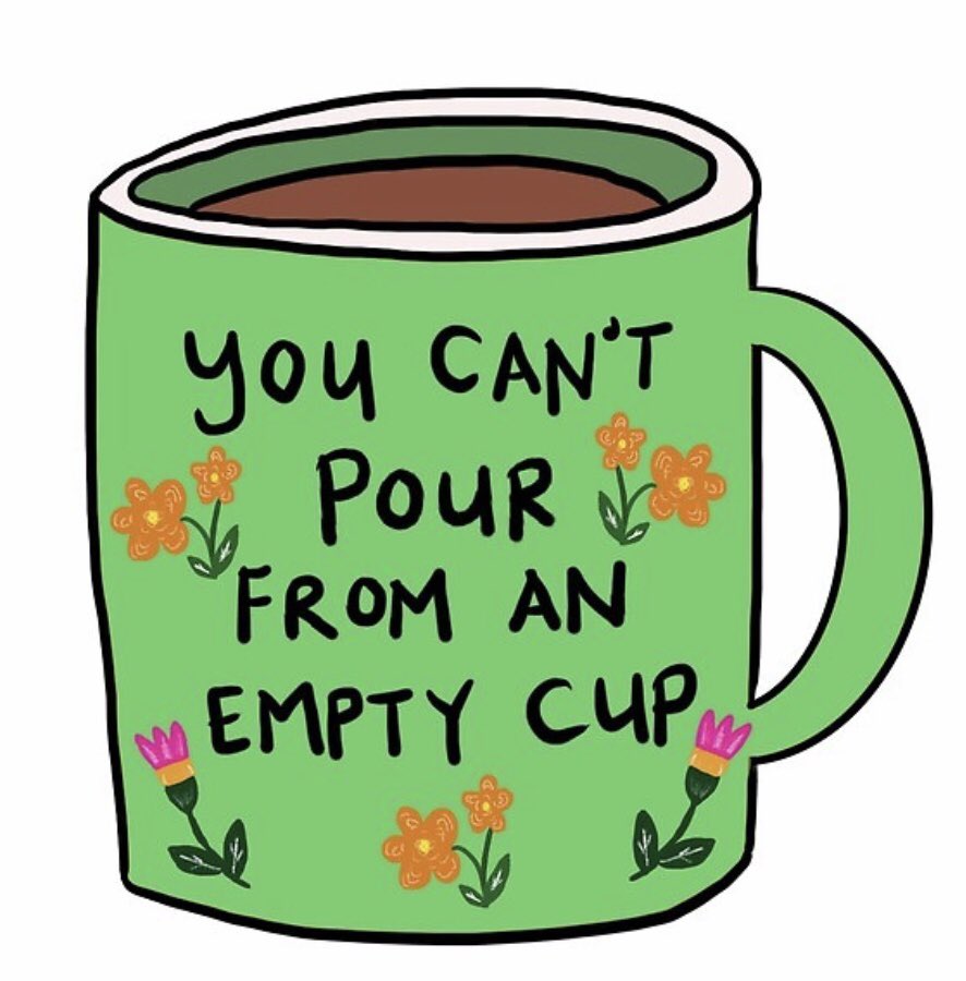 sianymarv's tweet photo. Happy that we have topped up a  few cups today! Feeling happy-exhausted. 💙💙💙 #NursesDay2022  #lookafterthenurses #caketherapy #lotsofsmilestoday 🏴󠁧󠁢󠁷󠁬󠁳󠁿🧁🥰 https://t.co/pNPYw079LE