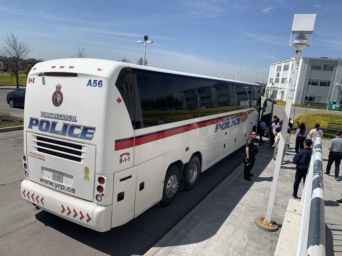 imtiazahmedsraa's tweet photo. Today, we welcomed @YRP students recruits at Bait ul Islam Mosque #vaughan &amp; gave them a mosque tour followed by an engaging Q &amp;A session. 
We are always grateful to York Region Police 4 their proactive intuitives of meeting different religious groups &amp; visiting places of worship https://t.co/nGswQMVG9V