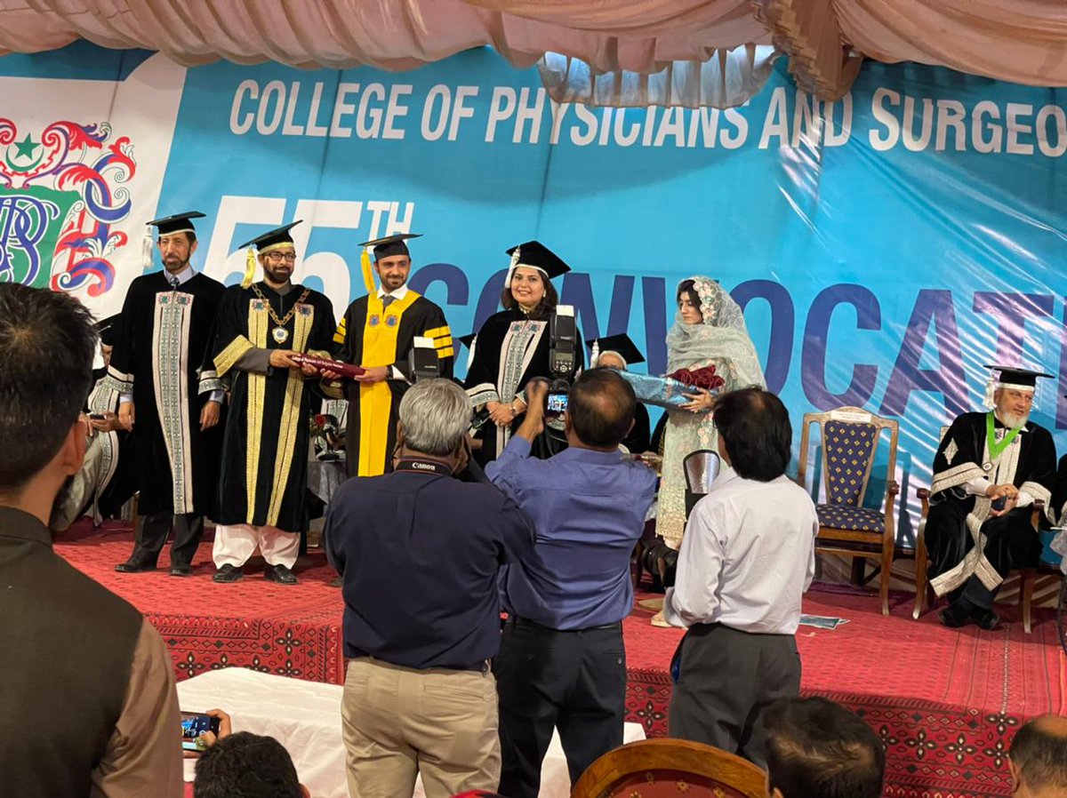 DrAlbaloshi88's tweet photo. Alhamdulilah!!
#CPSPconvocation https://t.co/jROFg8ygMp