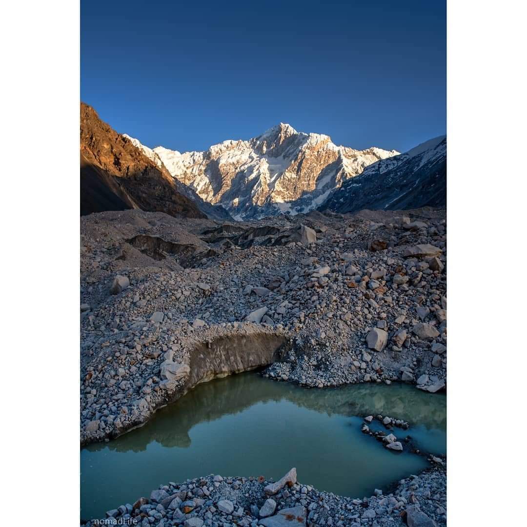 Paktourntravel's tweet photo. Kuksar Peak (6943m) and Vein Glacier, Chapurson Valley, Upper Hunza, Gilgit Baltistan
.
.
.
.
.
π·@nomad.life__
.
.
.
.
.
#chapurson #chapursonvalley #kuksarpeak #veinglacier #highaltitude #karakorumrange #mountains #wonderland #heavenonearth #adventure #explore #landscape https://t.co/H2ZkZbIevv
