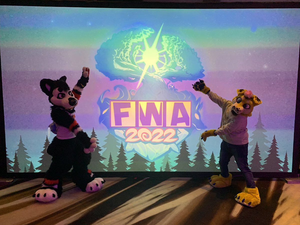 Hula_BarkShark's tweet photo. Oh yeah I went to FWA lol 
It was very fun and I hope to go back next year ^^ https://t.co/DVCCmEYxpU