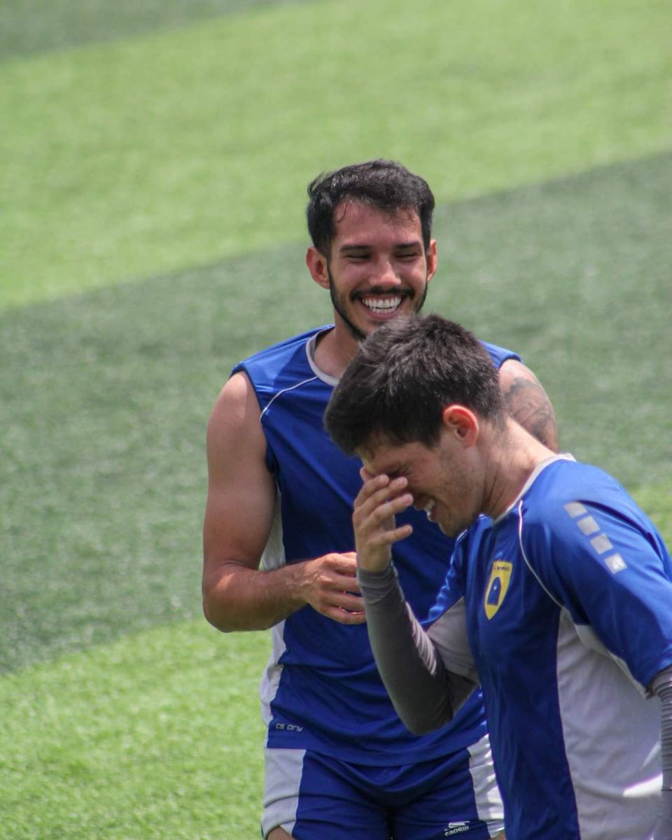 Escorpiones1907's tweet photo. Este par otra vez 😅😅⚽️ https://t.co/ZoRWaW3aMb