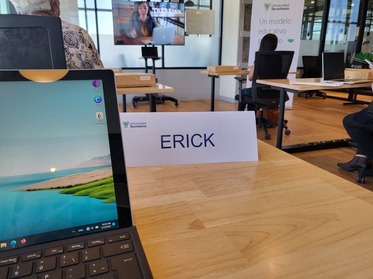 eriscko's tweet photo. Qué delicia es estar en un aula, la aula del siglo XXI.
#híbridaConnect
#EspacioConnect
#Tecmilenio https://t.co/E9bWFsug2P