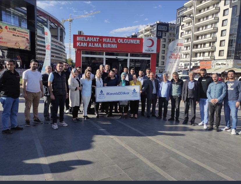 BaglaraDeva's tweet photo. Bugün Deva partisi diyarbakır bağlar ilçe başkanımız @mesutyuksel21 ve bağlar ilçe Yönetimimizle birlikte ilçemizin sağlık politikalarıBaşkanı projesiyle#kızalaykanmerkezinde etkinliğe katılım sağladık kan bağışı yaptık #KanımızdaDevaVar
@CihanUlsen @sadrettintosnlu @Ramazanava21 https://t.co/Ski92O599B