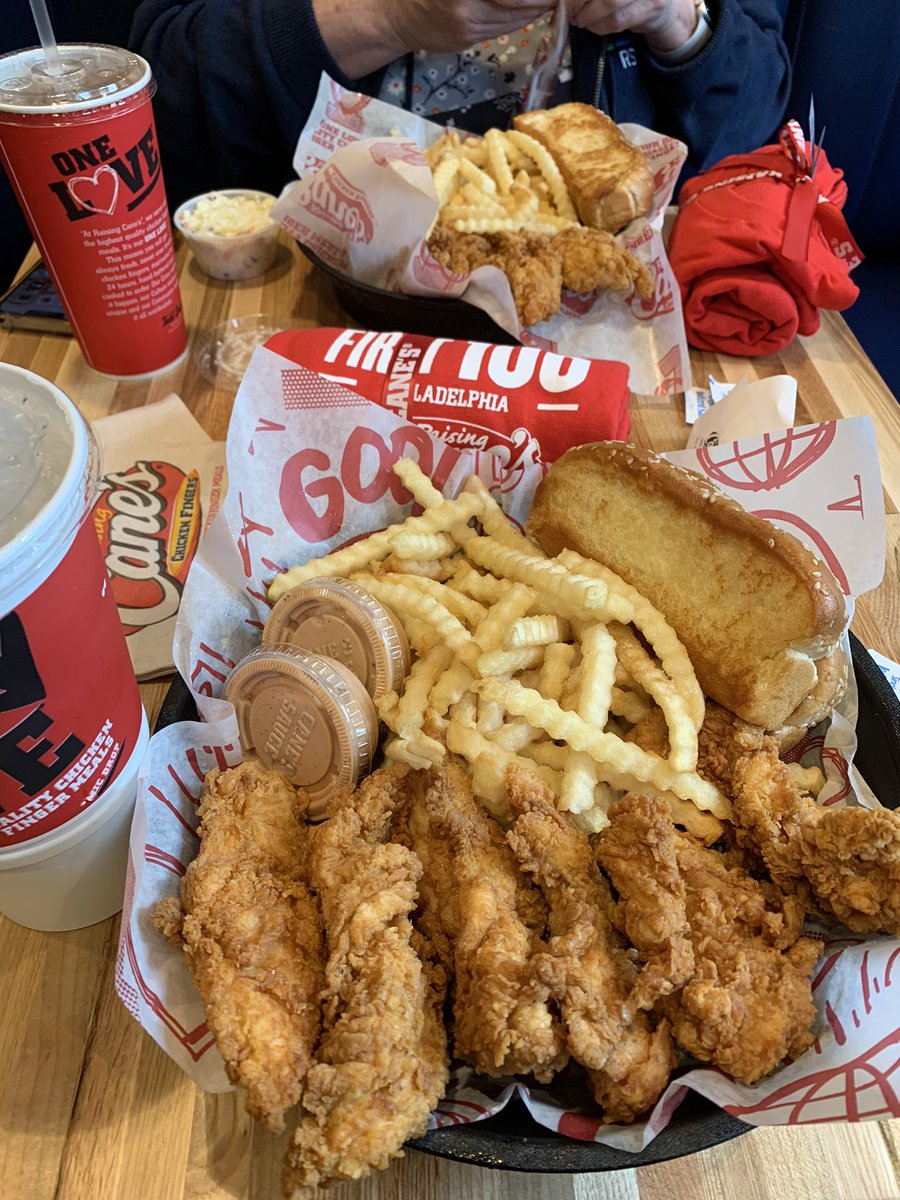 raisingcanes's tweet photo. Philly Caniacs.🤩 https://t.co/c3fEwT9ZcQ