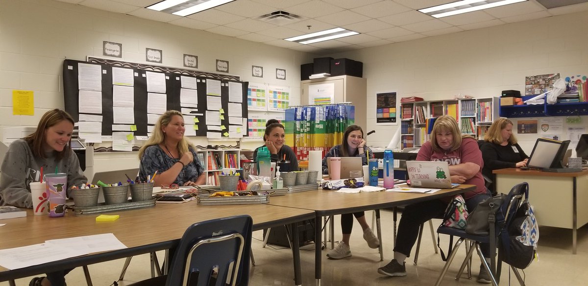 SArmbruster_RMM's tweet photo. Kindergarten and First Grade Data Days and planning STEM units. Great, productive conversation and collaborative team work! #titleI #ccsdilsimpact #thebestview https://t.co/nOyQtVmi3h
