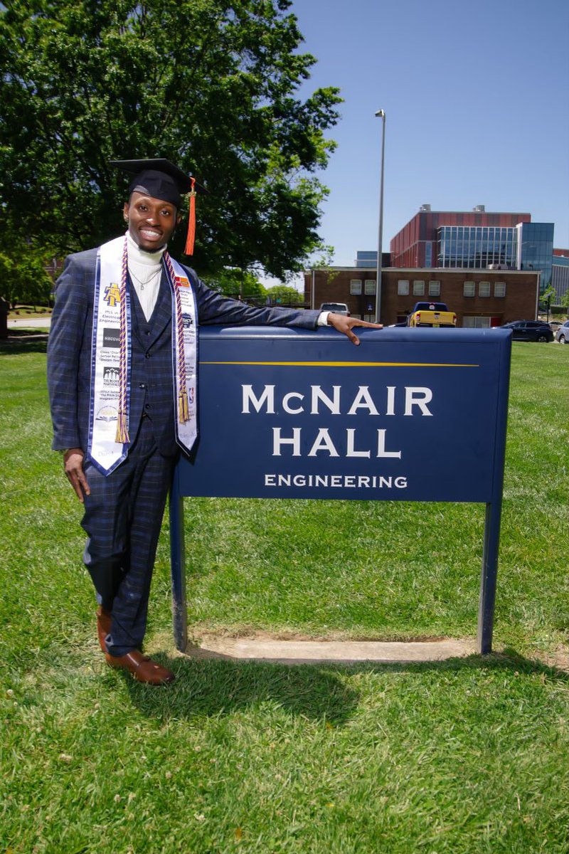 _DRJR_'s tweet photo. Beat the odds twice. Call that getting even. 

25 and Mastered it.🍾🎓 https://t.co/mYGL5DKIqp