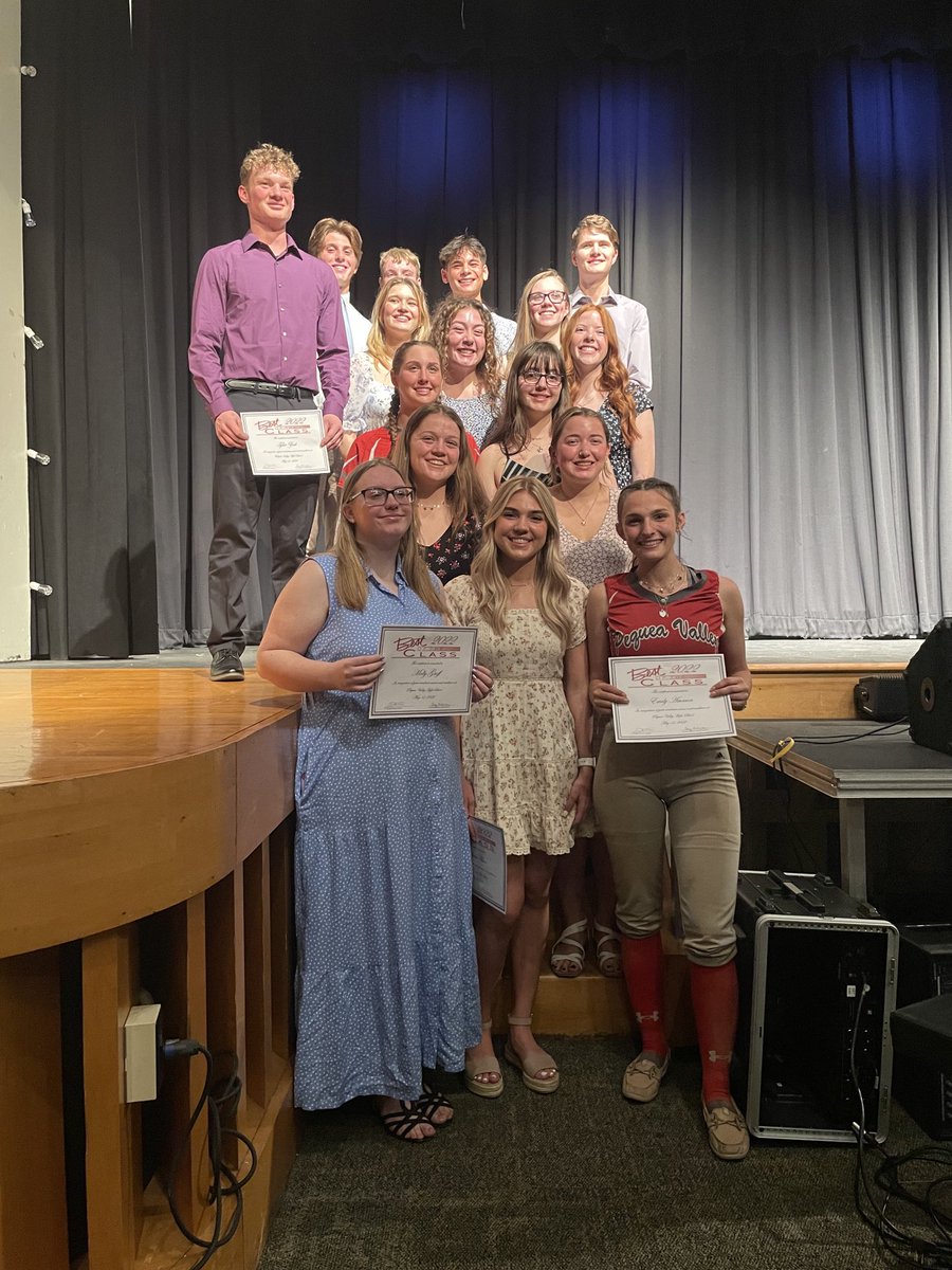 PVSDMCLEBY's tweet photo. Pequea Valley 2022 Best of the Class! So proud of these Seniors! Thank you for helping detail the PV MCL vision! #PVBravesProud https://t.co/OzqXqOXEvw