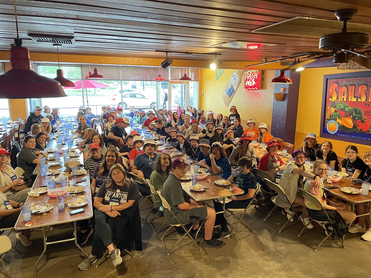 SMS8inDC's tweet photo. Dinner at Chevy’s Tex Mex before night memorial tours. @SwantonMS https://t.co/8Kf8seTFmK