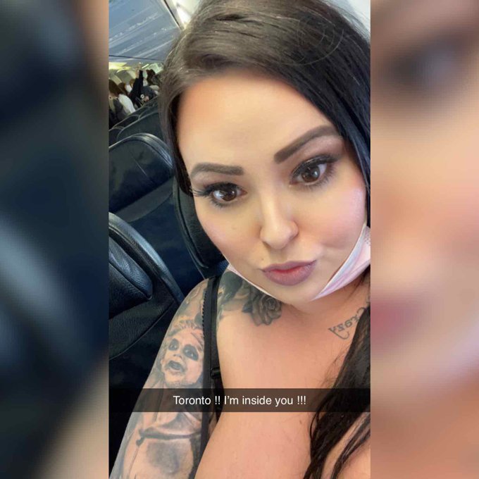 #Toronto Just Landed right inside you ✈️✈️✈️✈️🛬🛬🛩🛩 mandymajestic@gmail.com https://t.co/Xfvs5EAXnD<a href="/tag/toronto"class="tags">#Toronto</a>