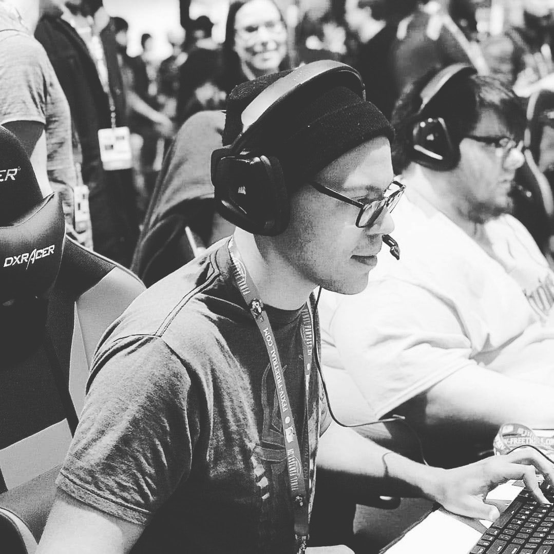 HopeforLEO's tweet photo. LEOs are gamers and love to show off their skills! #outofuniform #oou Remember your other passions and make time for them, this is what makes you whole. https://t.co/WzolzYNsP3