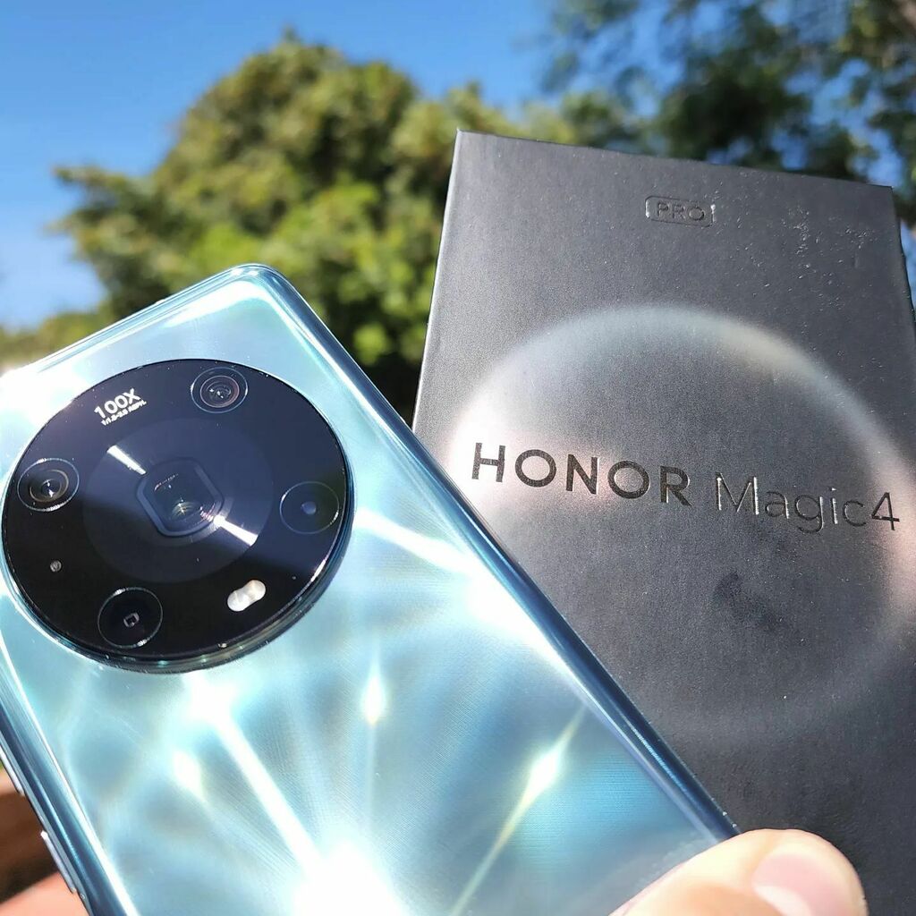tkdsl8655's tweet photo. The @honorglobal #honormagic4pro is finally here, I am very excited to see  the best that #honor has to offer with the #magic4pro full video tours on the main English and Arabic channels #sabaho #صباحو #honormagic4pro5g https://t.co/4NwIVqzmud