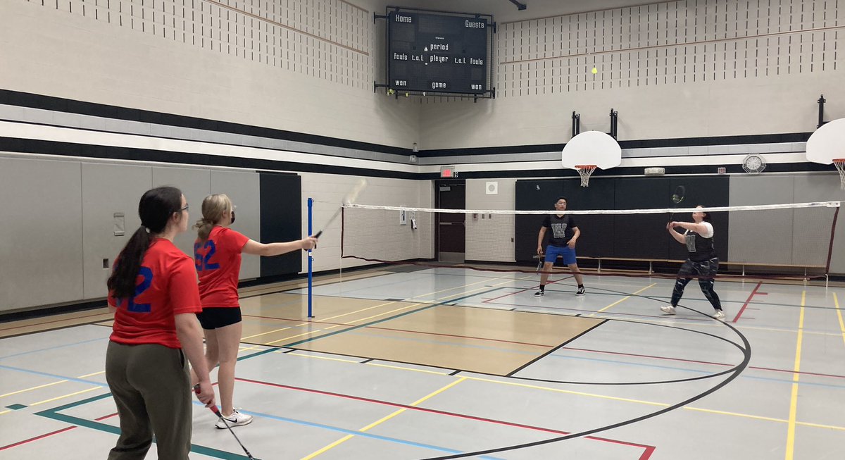 mrpillonsclass's tweet photo. @janet_bosnjak @teach_terri @GlenwoodGriffin @gecdsbpro Thanks for joining us. @WestgateWolves appreciate the Griffin’s sportsmanship and skill. https://t.co/U5bwqn6Z2h