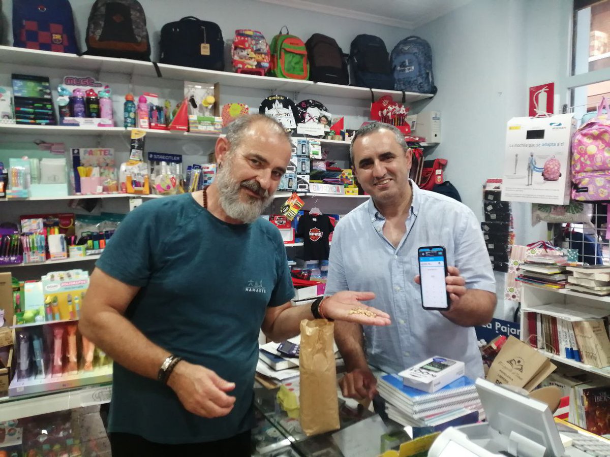 albalpapeleria's tweet photo. Buying chickpeas from @voroperez with @gooddollarorg . At the Lazarillo library we also have second hand books available with #GoodDollars
Comprando garbanzos a @voroperez con #GoodDollars. En el Lazarillo tenemos libros de segunda mano que se pueden comprar con #GoodDollars https://t.co/XkjtKPiCMk