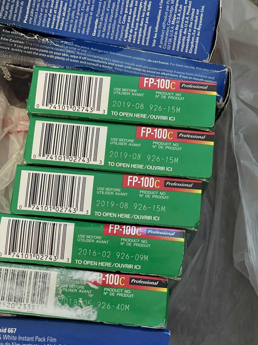 35mmfilmroll's tweet photo. Uffff I almost forgot these in the refrigerator. I remember to pay 10$ per pack, now they cost a small fortune 😭
@FujifilmUS bring this back!!!
#fp100 #polaroid #filmphotography https://t.co/kXmjbH9pdi