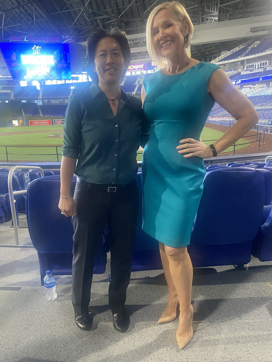 SandraPeeblesTV's tweet photo. An afternoon with @PNCBank &amp; @Marlins  female executives discussing  #financialequity 
PNC’s #Project257 Accelerating Women’s Financial Equity. It will take 257 years for women to catch up to men economically.  💵 Time to level up ladies! 🙌🏻 🤑@ZorayaSuarezPNC https://t.co/wYmy1iTCcN