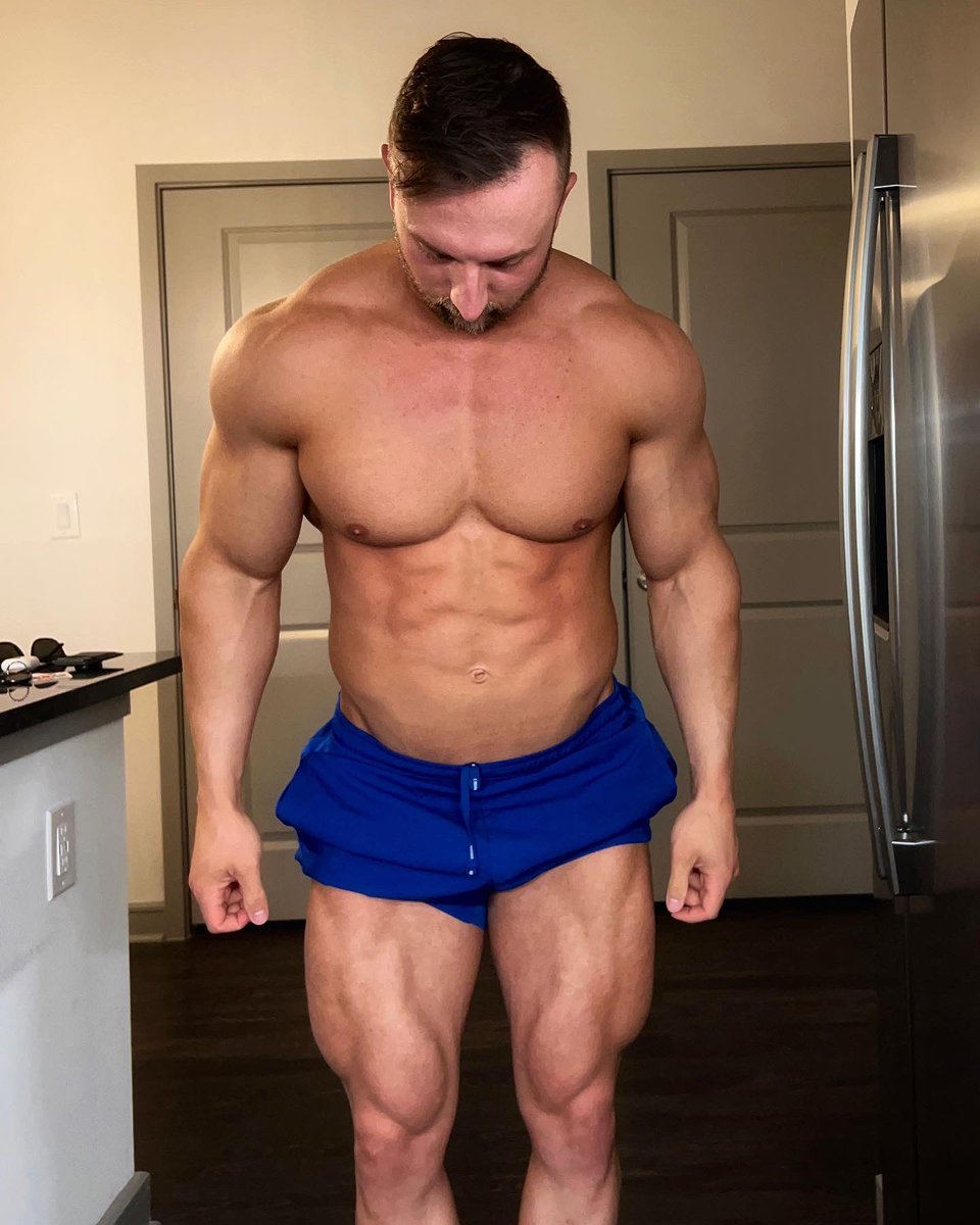 miles__alex's tweet photo. Who’s ready for the weekend? What’s your favorite body part? 

Retweet and get a follow and private message from me 👊🏼 https://t.co/8eJiBqeo3N