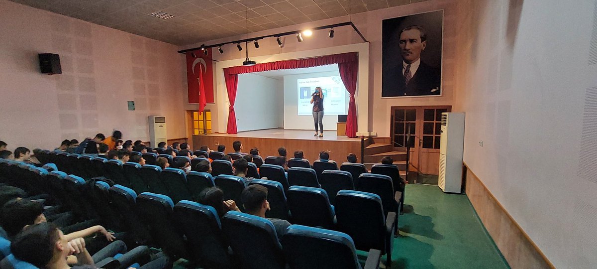 Okulumuz 9.sınıf öğrencilerine sağlıklı yaşam ve DİYABETle ilgili eğitim verildi.