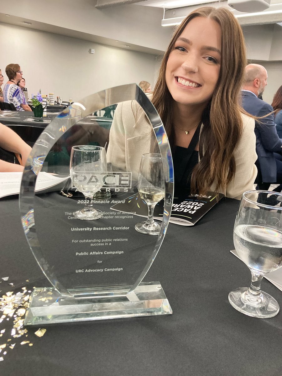 Bellwether_PR's tweet photo. We’re thrilled to be at the #CMPRSAPACE Awards celebrating the hard work of Central Michigan PR pros over the past year! @CMPRSA https://t.co/t8b2cVcN41