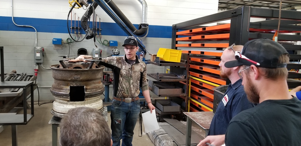 SDOAthensWI's tweet photo. Students were able to participate in the NTC welding competition at the NTC campus. Students had to make a portfolio and present their projects to a panel of judges. It was a great experience for those that attended. https://t.co/bARQByFORs