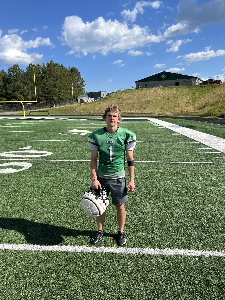 PickensFootball's tweet photo. Congratulations to our Players of the Day from our 4th practice of the week! 
Offense: @Kalebmt4 
Defense: @ColbyBr09192287 
Newcomer: William Godfrey
Kaleb mashed on the OL. Colby flew around making plays in the secondary and William gave great effort up front! Go Dragons https://t.co/cs6LzzGKyx