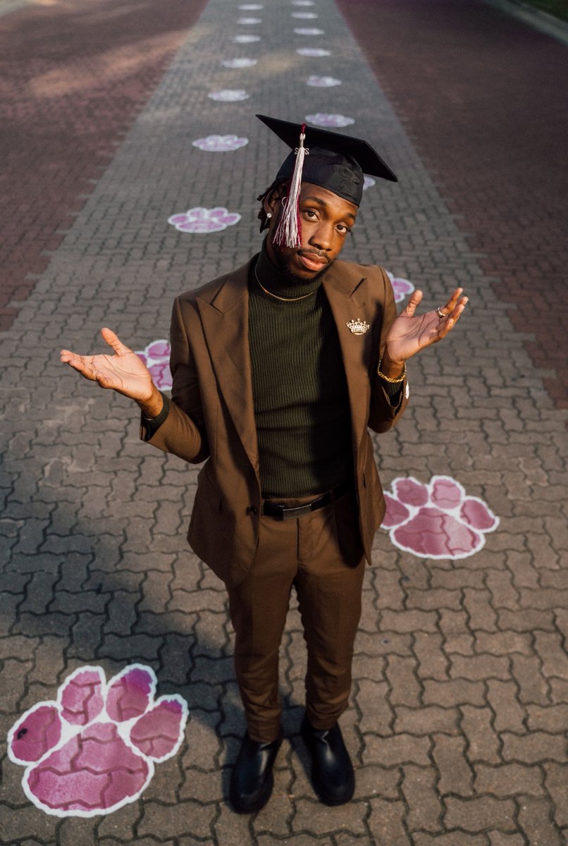 JusteauX_'s tweet photo. All Glory and honor to the most High!!

“They said where we going? I said the moon”🚀

  THE Texas Southern University
•B.S. in Computer Science 👨🏾‍💻
•Minor in Mathematics ➕👨🏾‍🏫
•Deans List 📚
•Full-Time Fortune 500 Engineer  💼

May 14th , 2:30pm🎓

#HBCUGrad #txsu https://t.co/73ukvmEeYQ