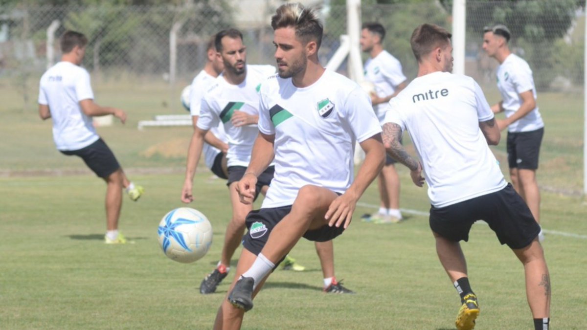 InteriorFut's tweet photo. Al aire en #IFSTREAM, la palabra de Antú Hernández, uno de los goleadores en la victoria de @VillaMitreBB por 2-0 ante Estudiantes de San Luis https://t.co/iBEV3M6m3Y