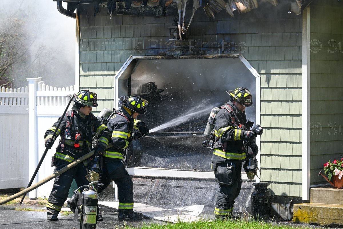 SuffFirePhoto's tweet photo. Firefighters this afternoon battled a house fire in Shirley on Probst Dr. Brookhaven FD was called to the scene at about 1:15 PM and requested  assistance  from other depts. Several Cats were removed from the home by firefighters and  treated by EMS. #housefire  #BreakingNews https://t.co/tEYkwkLGBf