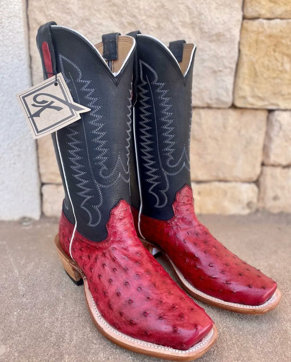 Dollar Western Wear serving up some heat with these boots!🔥
•
Repost • @dollarwesternwear RED HOT ❤️‍🔥❤️‍🔥
•
•
We can’t keep our eyes of these brand new red full quill ostrich boots from <a href="/fenogliobootco/">Fenoglio Boot Co.</a> 
#mensboots #ostrichboots  #nothingfinerthanfenoglio