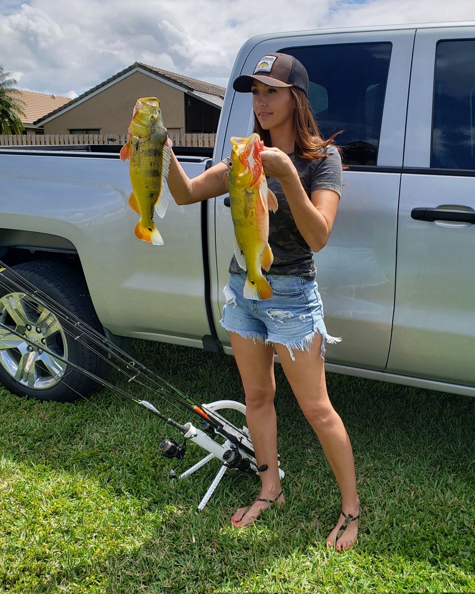 RodRunnerFX's tweet image. Throwback peacock slay with @salinagwen03 and @reeldealadventures 💯 All #RodRunner racks and mounts NOW ON SALE ✅ Customize yours at Rod-Runner.com 📦 #peacockbass #fishing #bassfishing #rodrunners