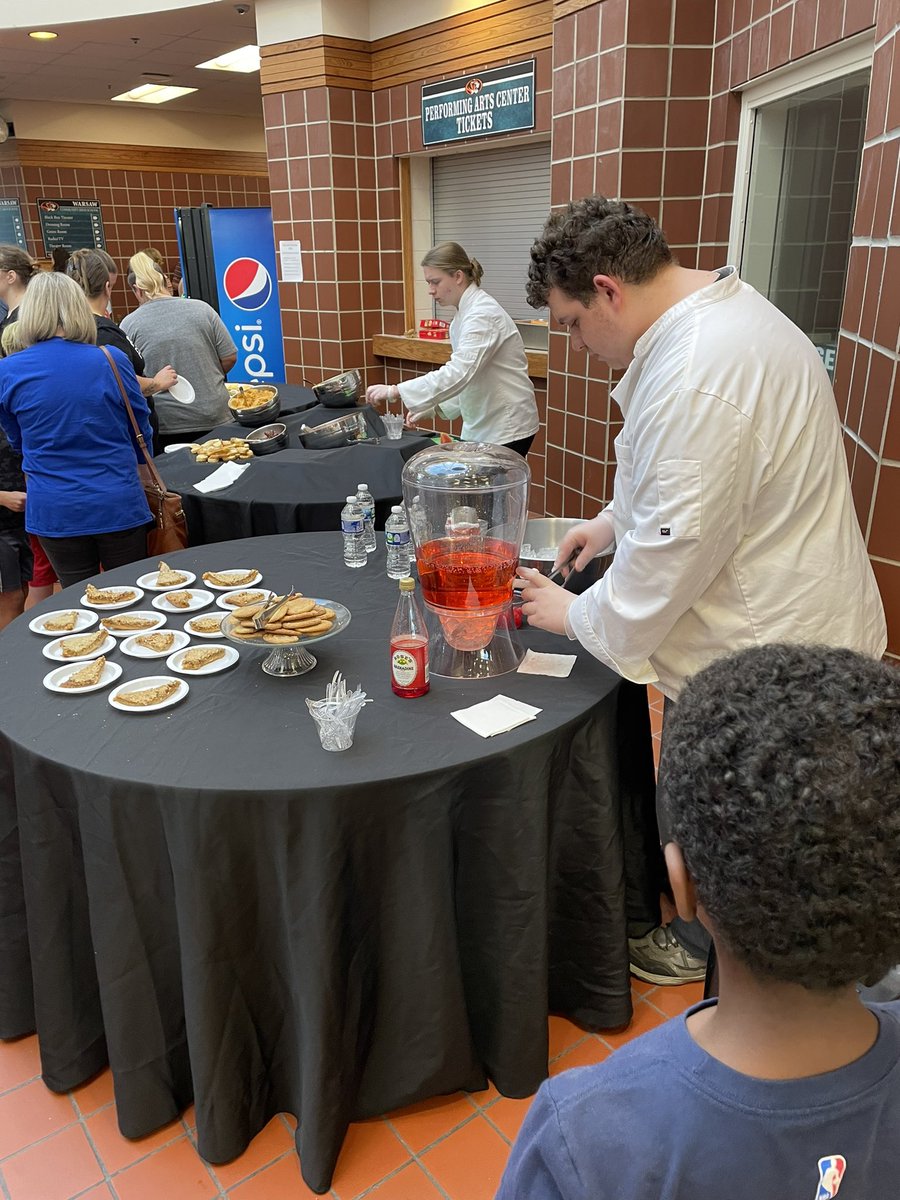 dahoffert's tweet photo. So impressed by the incredible talent on display at the @WCS_District Fine Arts Showcase! #wcsmission https://t.co/IByFylEVgl