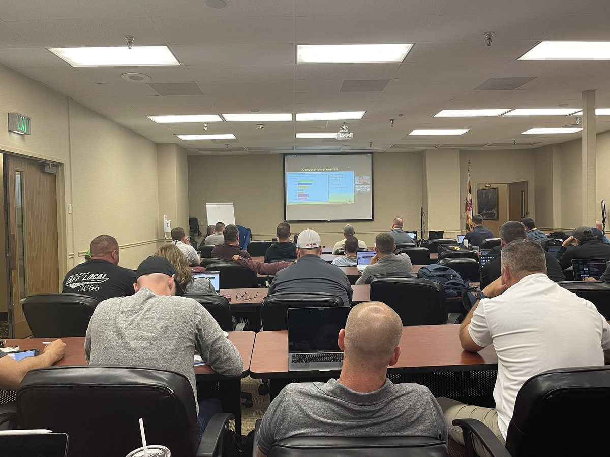 EFFU_209's tweet photo. Day 4 of IAFF Communications Training. Great session about strategic planning led by @DaveCoker_PFFG and @tdtowey. #IAFFCTA2022 #teamlowery https://t.co/BHTfJupRxk