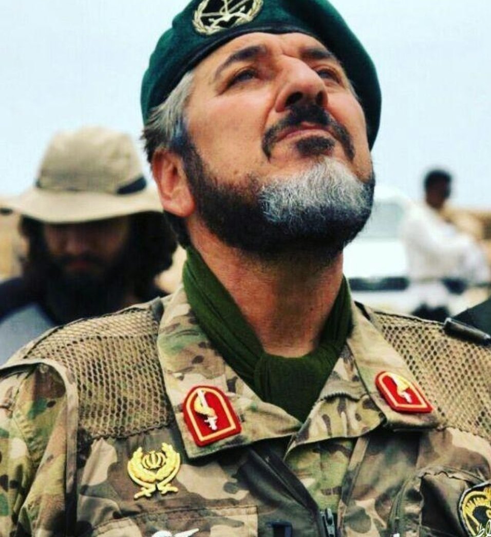 banookashanii_6's tweet photo. تو دنیای علی کریمی‌ ها تو محمد ناظری باش، که  دشمن برای سرش جایزه میزاره !! https://t.co/NPEnlbjl0S