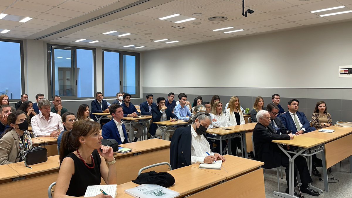 efspjlv's tweet photo. Hoy, con don Adolfo Suárez Illana, finalizamos el Curso de Liderazgo y Nuevos retos sociales, acompañados por nuestro Excm. y Rvdmo. Cardenal, don Antonio Cañizares. https://t.co/TWrSH9y4Md