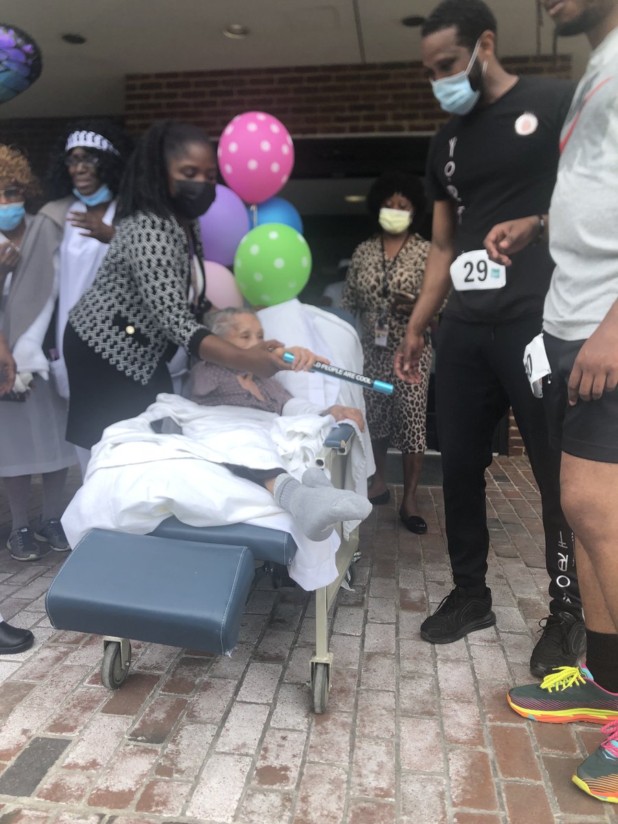 linkedsenior's tweet photo. The 2nd Annual #DC #LongevityFunRun continues today with smiles all around as our runners arrive at Jeanne Jugan Residence/Little Sisters of the Poor! #OldPeopleAreCool #OlderAmericansMonth #gerotwitter @Oldplparecool @TinaSandri @the_beacons @nbcwashington @ACLgov @DACL_DC https://t.co/uhRDZk1FSM