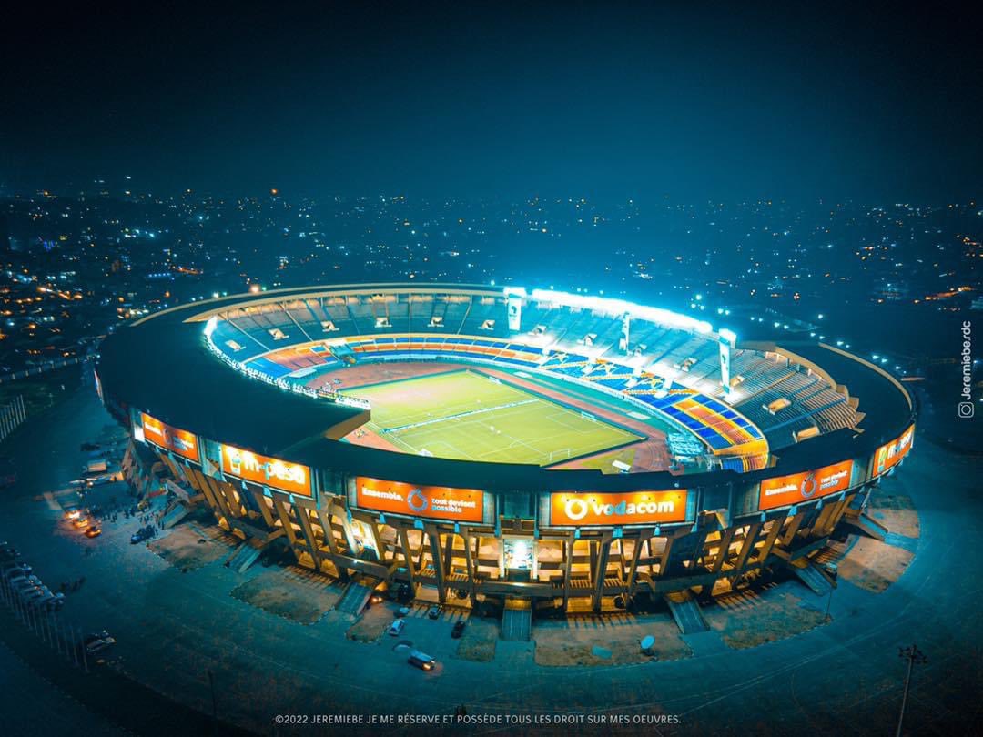 Bradleylehani7's tweet photo. Un jeune congolais au nom de #Jeremiebe ayant décidé tard dans la nuit de faire voler son drone, il a été captivé par la beauté se dégageant du dessus le stade de martyr.
Admirez par vous même 🫵.
📸 : #Jeremiebe https://t.co/hUFpoXFE8n