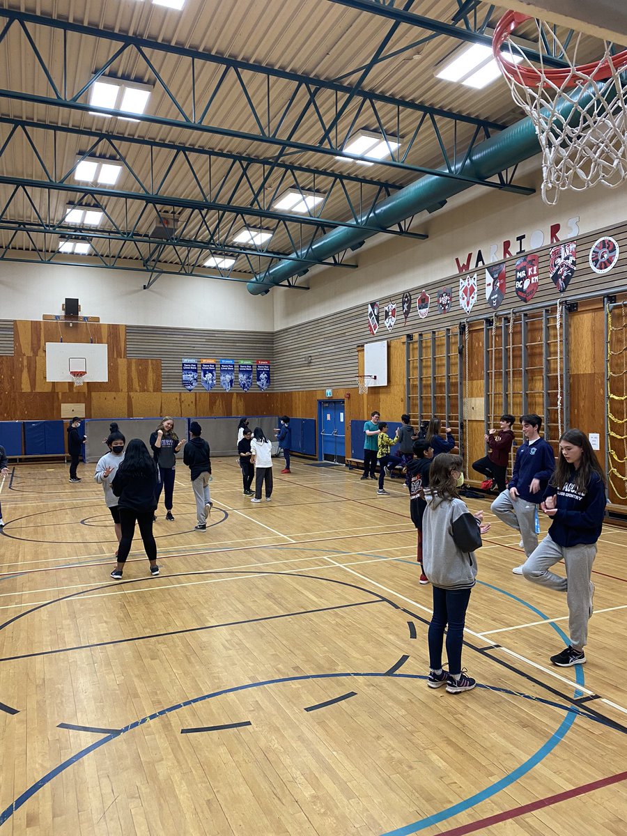 RussHeggie's tweet photo. @FPSSDRAGONS #leadership students from grade 8-12 spent time with #Williamwatsonwarriors Grade 7s connecting about their next chapter @mreteacher @Surrey_Schools @SD36PHE https://t.co/7mAUUAJbBa