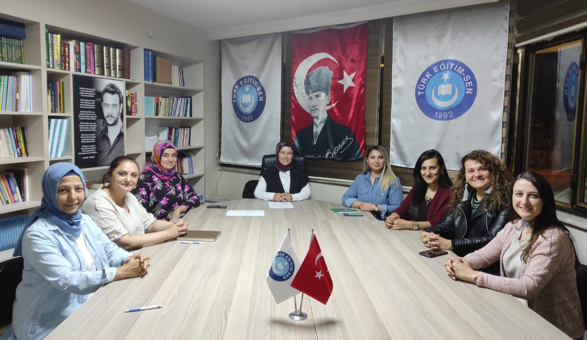 TesKonya2Nolu's tweet photo. Yeni oluşturulan Kadın Komisyonumuz Emel Kavas Başkanlığında ilk toplantısını gerçekleştirdi. Önümüzdeki dönemde yapılacak olan projeler ve etkinliklerle ilgili istişarelerde bulunuldu.
@turkegitimsen 
@TalipGeylan06 
@fcakmaktepe2 https://t.co/sQwiMwHDzn