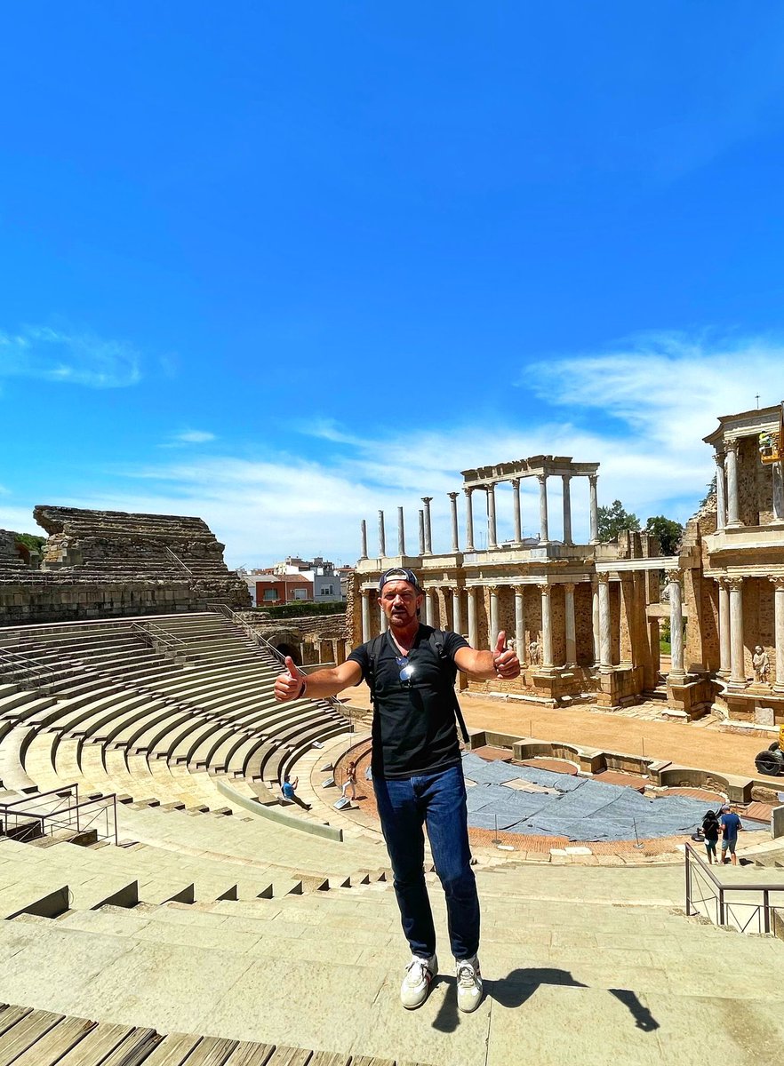 Antonio Banderas tweet media