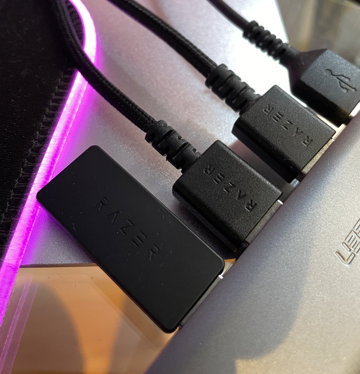 neozero23's tweet photo. Tal vez si hay más productos de cierta marca en #Soundland 3 de cada 4 puertos :P https://t.co/GTTBpCY5pV