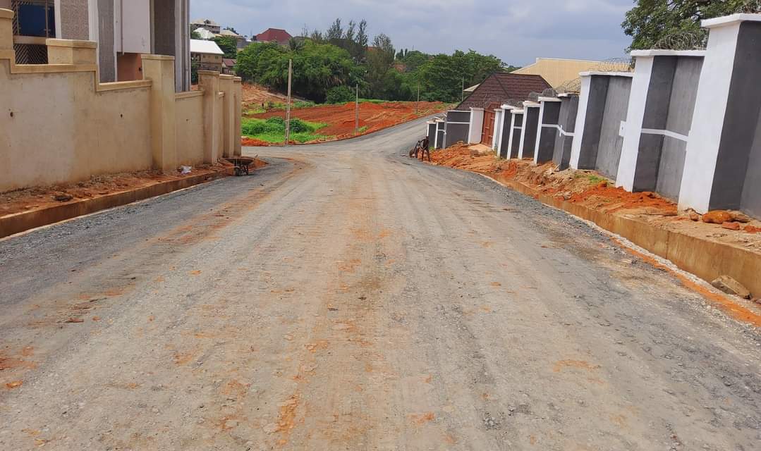GovUgwuanyiNews's tweet photo. #Governor Ifeanyi #Ugwuanyi’s administration in #Enugu State, in line with its urban renewal drive @Coal__City, commences laying of stone-base course on a network of #roads with lined drains at GRA, Enugu (Justice Nwazota-Ilogu Close), ahead of asphalting
https://t.co/QYyrcswbGz https://t.co/5q82UfvomX