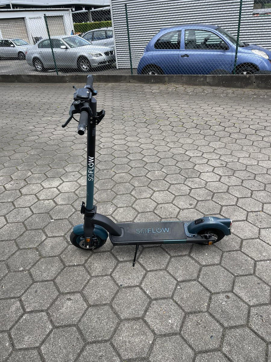 wwbusch's tweet photo. So, erster #praxistest meines #soflow so4 pro… Batterie hat insgesamt 23,5km gehalten, teilweise ordentlich Gegenwind und Elbabhang rauf und runter… würde sagen das teil ist Praxistauglich (und wie soll ich sagen, der schlankste bin ich jetzt auch nicht heheh) https://t.co/WkNrIXT9TU