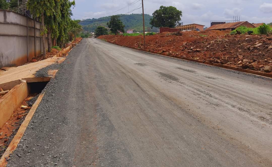 GovUgwuanyiNews's tweet photo. #Governor Ifeanyi #Ugwuanyi’s administration in #Enugu State, in line with its urban renewal drive @Coal__City, commences laying of stone-base course on a network of #roads with lined drains at GRA, Enugu (Justice Nwazota-Ilogu Close), ahead of asphalting
https://t.co/QYyrcswbGz https://t.co/5q82UfvomX