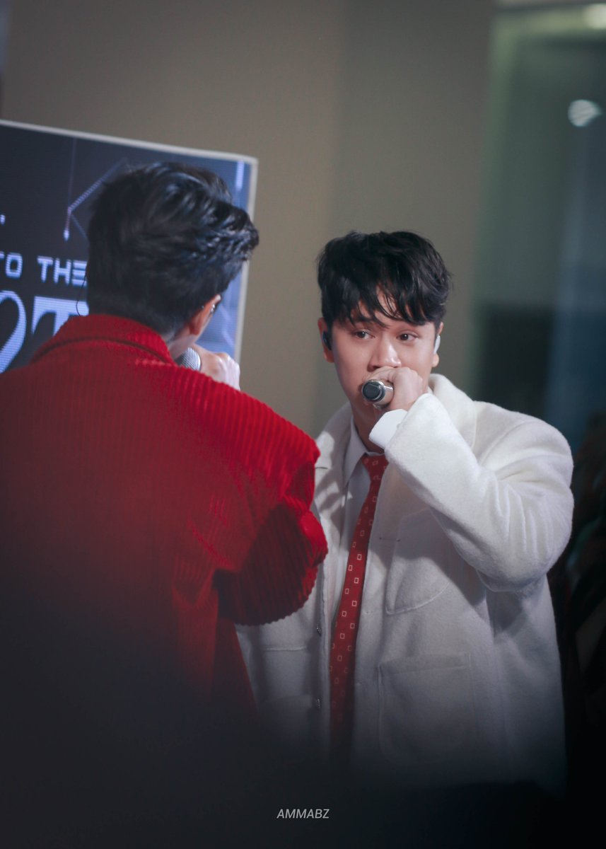 ammabz's tweet photo. 120522 : Let the music heal your soul 🎤💚❤️🎶
#SharismaShowcase #OhmNanon #โอมนนน #ohmpawat #mynameisnanon https://t.co/UAW7xWYmDD