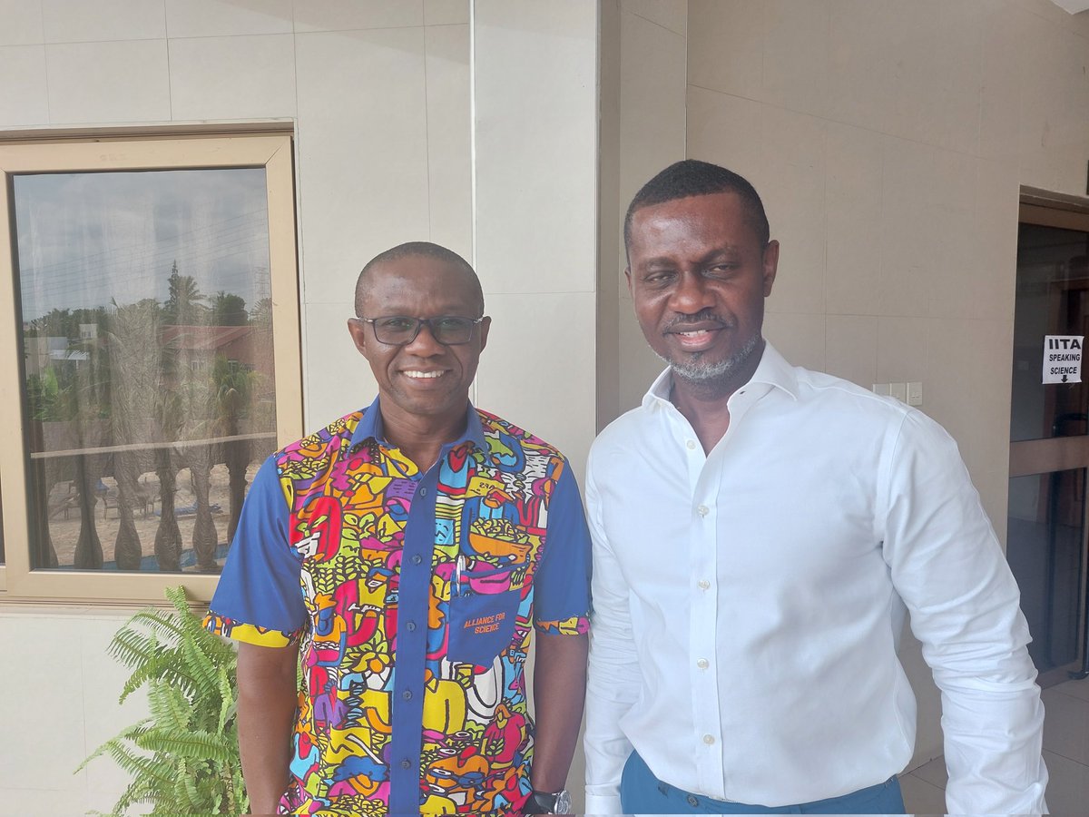 MaxDAsante's tweet photo. Talking GMOs and Science communication@Mensvic Hotel, Accra.@ScienceAlliesGh, @dandzie, @degreatdebrah, @Csir_Crops, @JohnEleblu https://t.co/8SrH4tVRLT