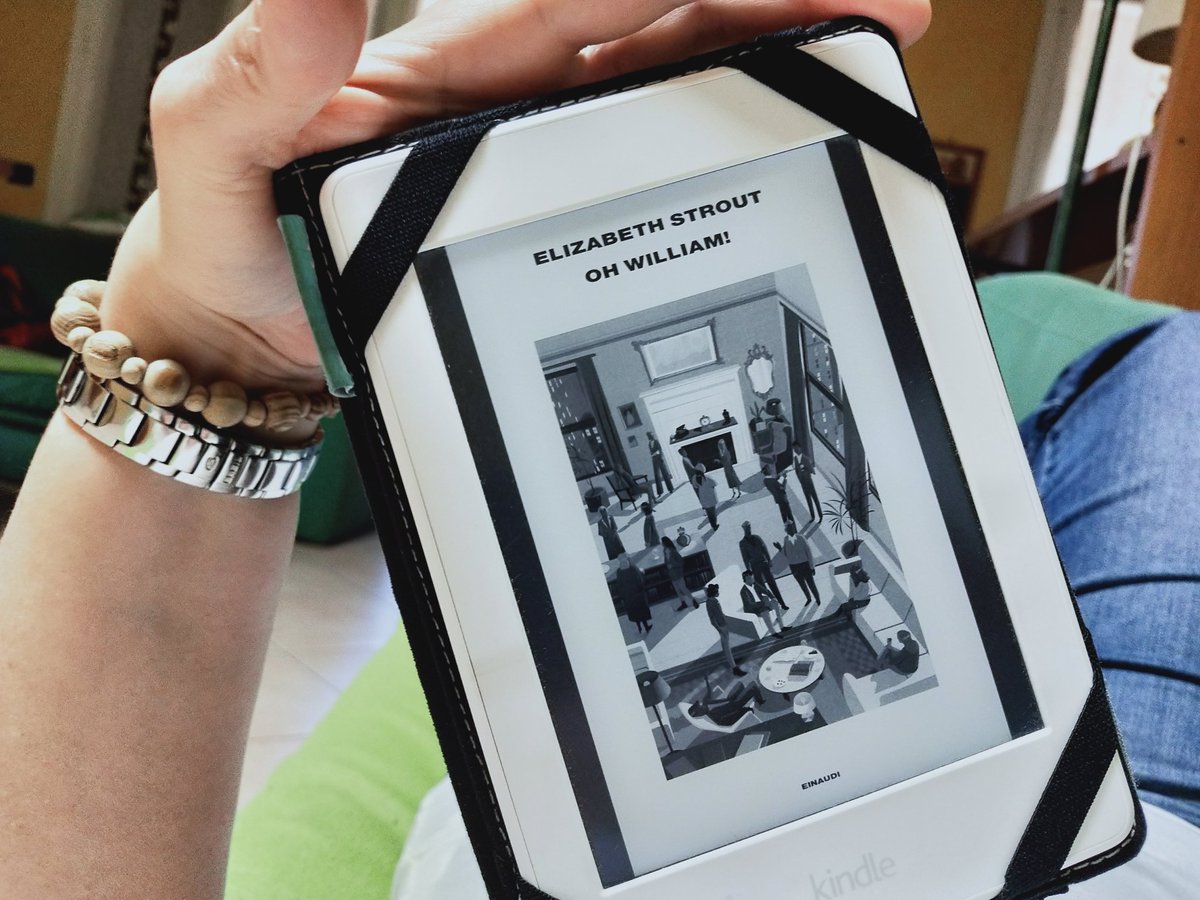Sabri_book's tweet photo. La giornata è stata impegnativa, ma la serata promette bene 🔝📖🤟 È tornata finalmente 🙃🙂 e io mi sento un po' a casa fra queste pagine #elizabethstrout
#letsbook #leggerechepassione https://t.co/YyfPGEPxFj